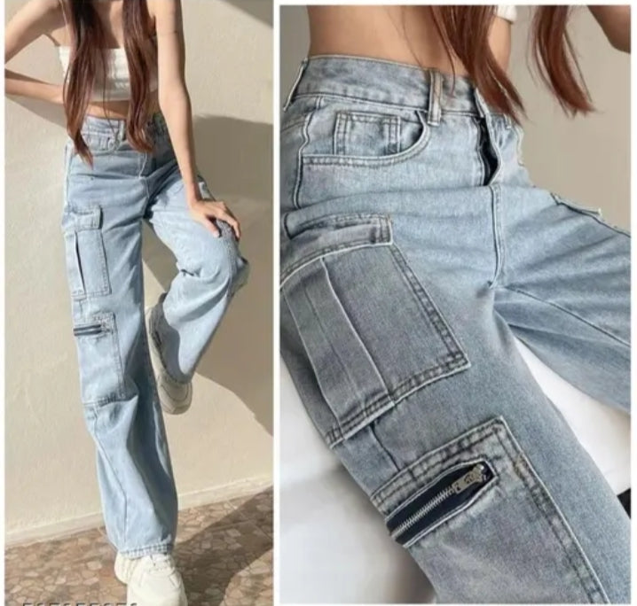"Casual Chic: Embrace the Trend with Women's Oversized Jeans"