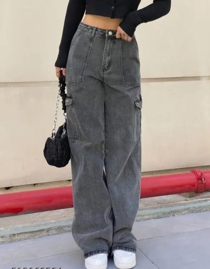 "Effortless Cool: Oversized Jeans for Girls"