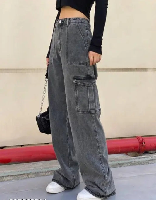 "Effortless Cool: Oversized Jeans for Girls"