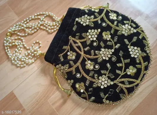 "Elegant and Practical: The Perfect Women’s Bag"